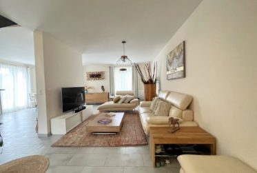Maison mitoyenne rénovée.